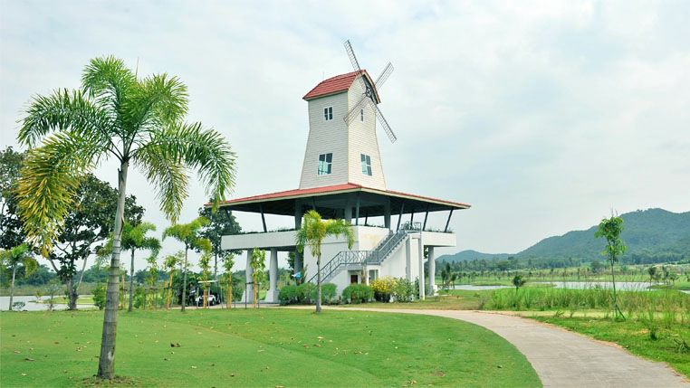 Happy City Golf Resort Chiang Rai - Windmill